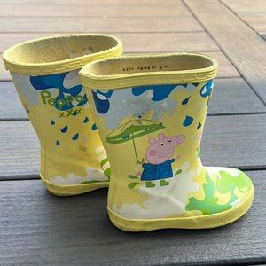 Authentic hunter peppa pig boots